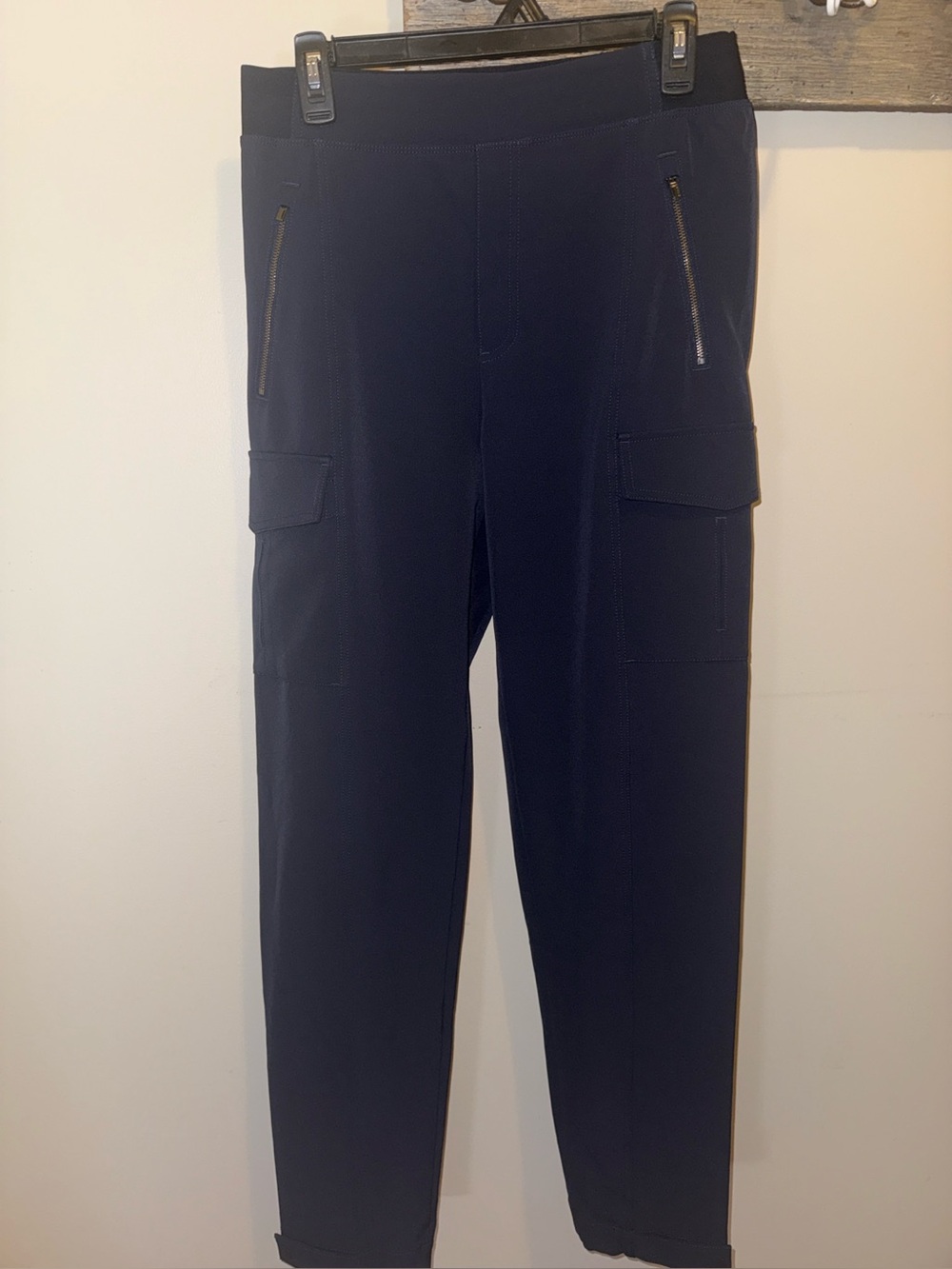 Athleta Navy Cargo Utility Pants Size 6 Zip Pockets Adjustable Ankle